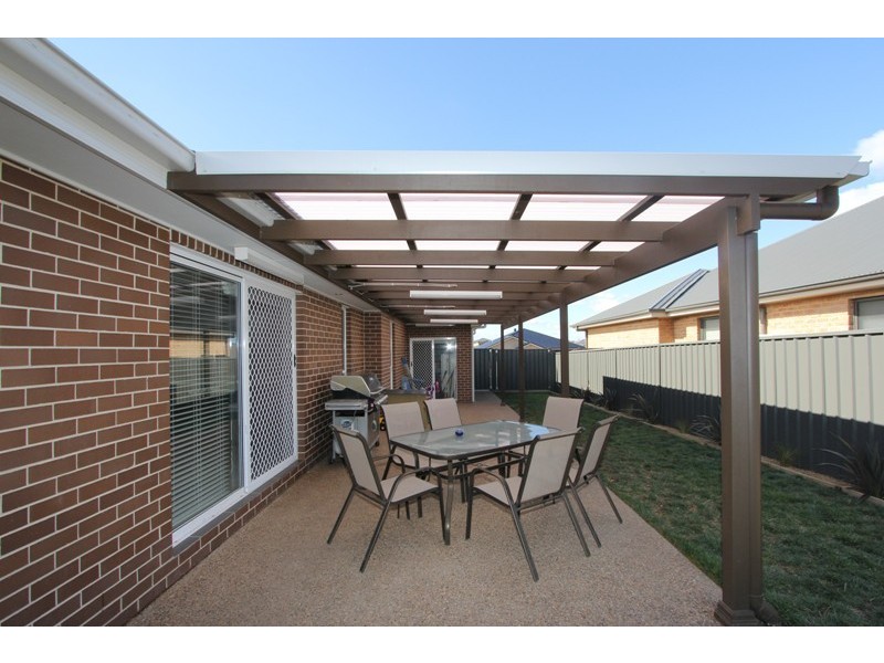 5 Mewburn Drive, Goulburn NSW 2580