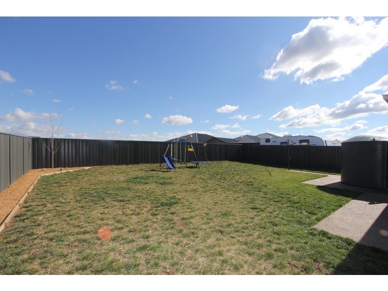5 Mewburn Drive, Goulburn NSW 2580