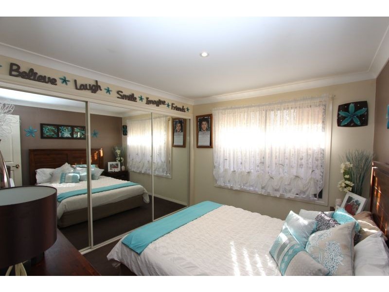 27 Bradford Drive, Goulburn NSW 2580