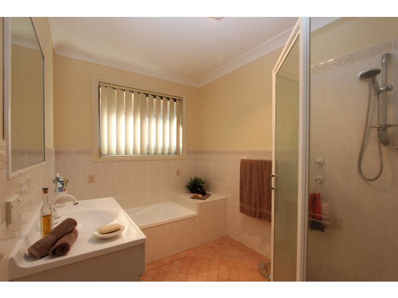 27 Bradford Drive, Goulburn NSW 2580