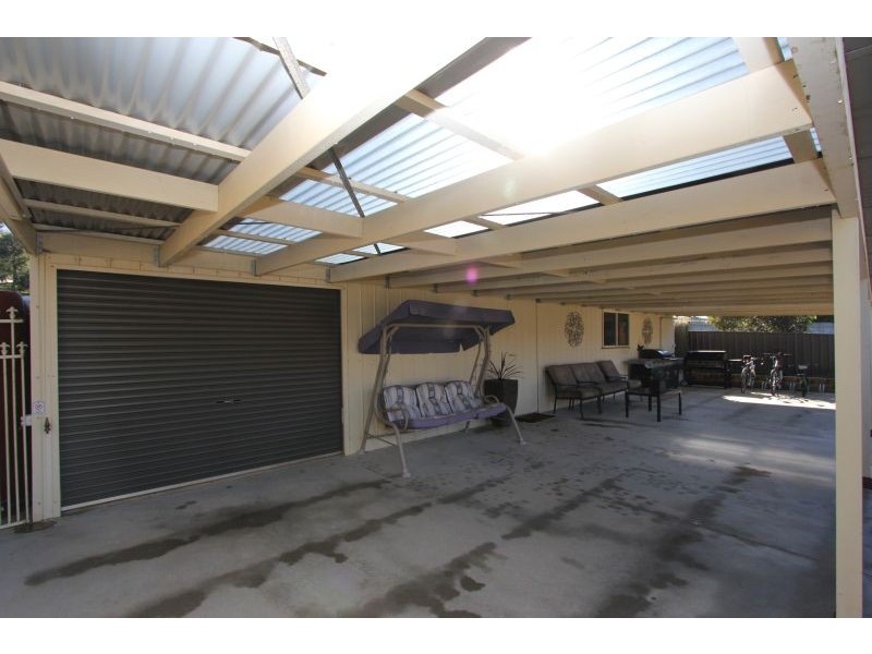27 Bradford Drive, Goulburn NSW 2580