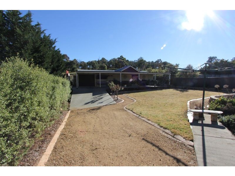 27 Bradford Drive, Goulburn NSW 2580