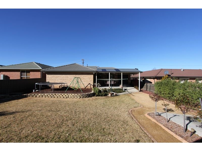 27 Bradford Drive, Goulburn NSW 2580