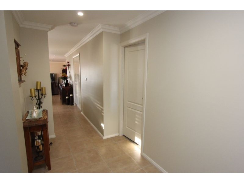 37 McGuire Drive, Goulburn NSW 2580