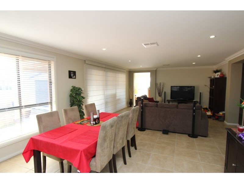 37 McGuire Drive, Goulburn NSW 2580