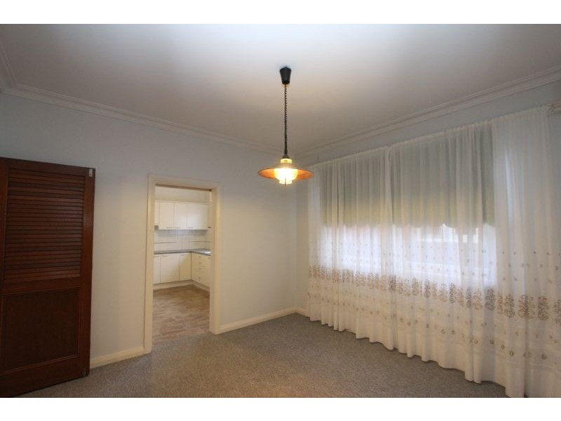 8 Arnheim Street, Goulburn NSW 2580