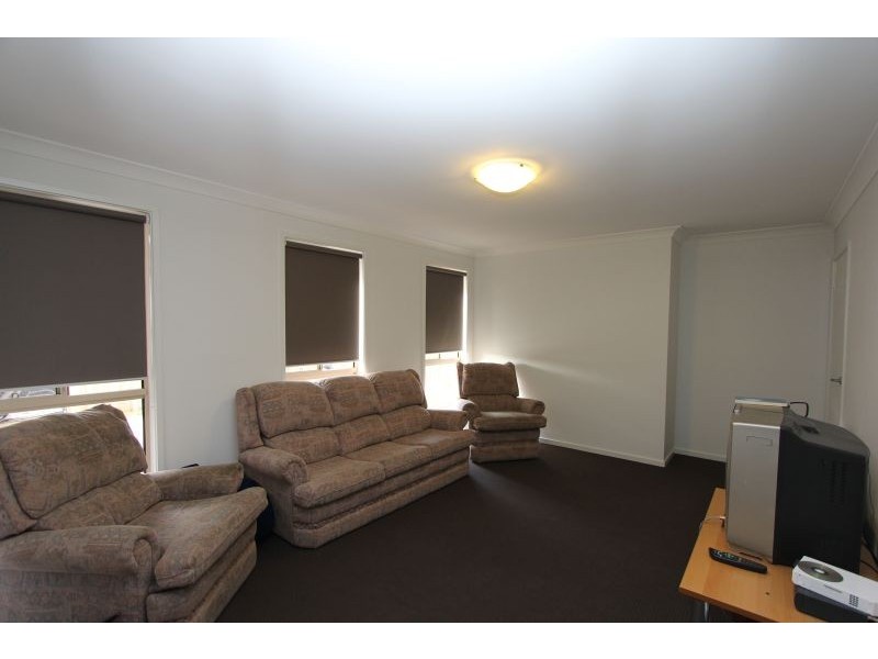 8 Clure Place, Goulburn NSW 2580