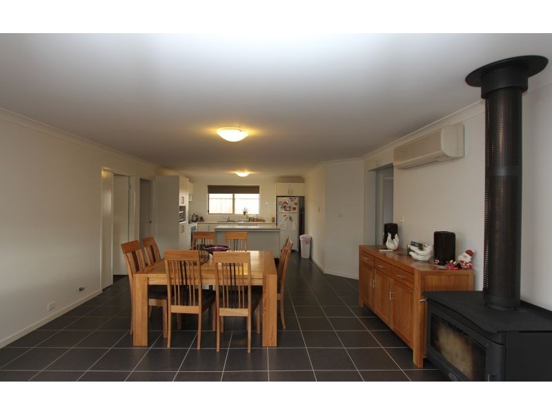 8 Clure Place, Goulburn NSW 2580