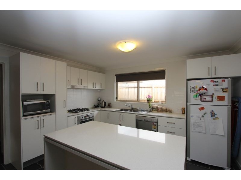 8 Clure Place, Goulburn NSW 2580