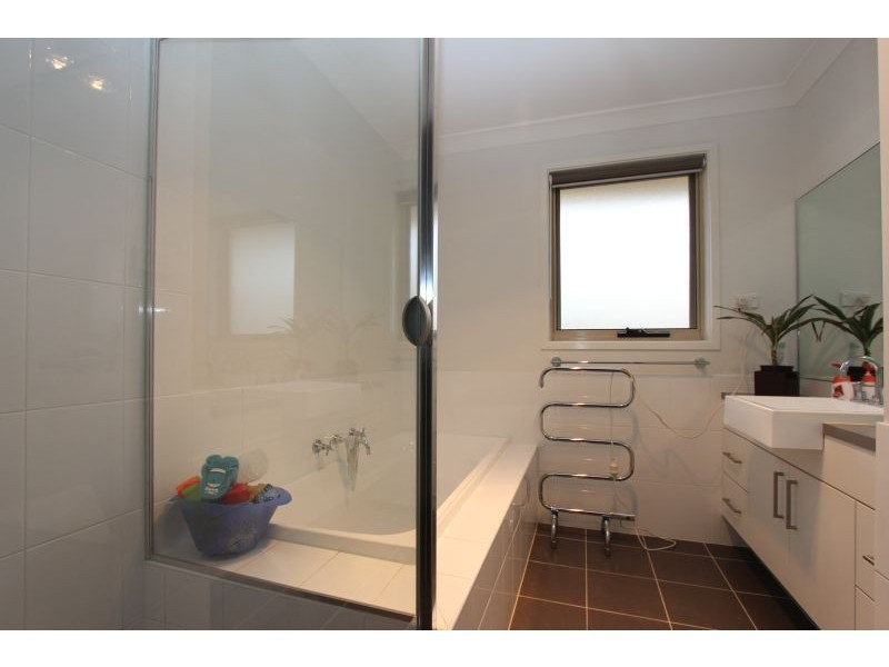 8 Clure Place, Goulburn NSW 2580