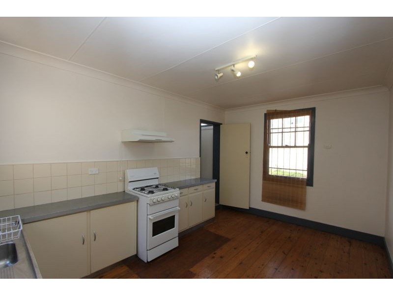 4 Craig Street, Goulburn NSW 2580