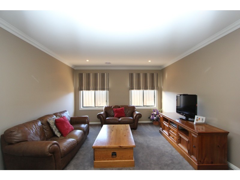 3 Mewburn Drive, Goulburn NSW 2580