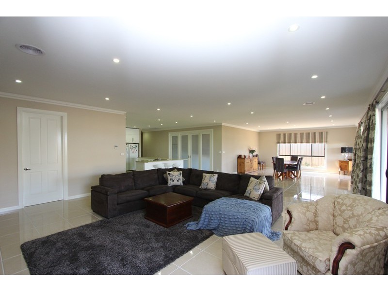 3 Mewburn Drive, Goulburn NSW 2580