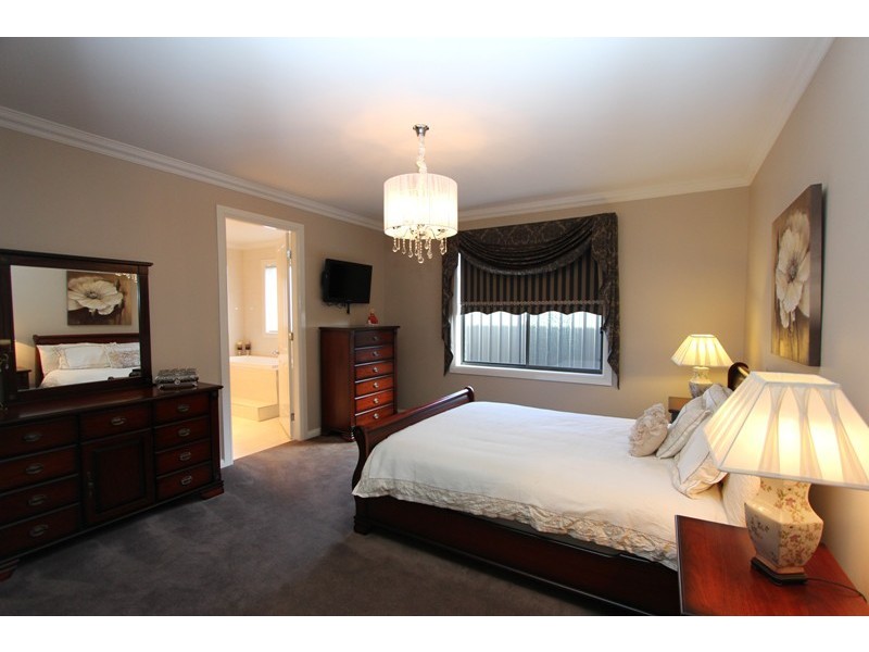 3 Mewburn Drive, Goulburn NSW 2580