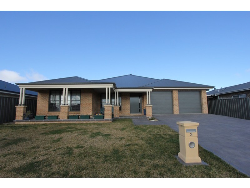 3 Mewburn Drive, Goulburn NSW 2580