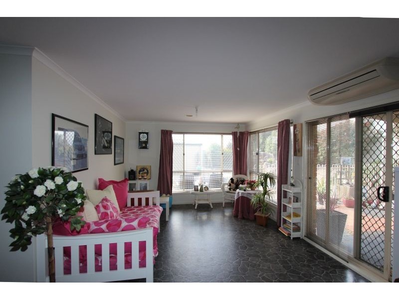 6 Joanna Place, Goulburn NSW 2580