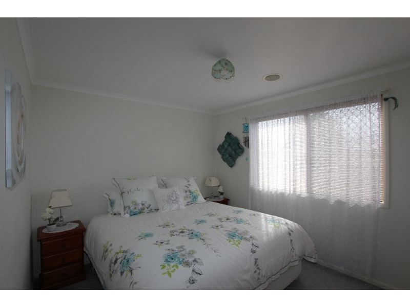 6 Joanna Place, Goulburn NSW 2580