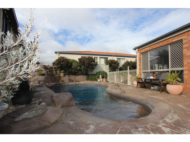 6 Joanna Place, Goulburn NSW 2580