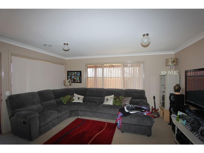 8 Holland Street, Goulburn NSW 2580