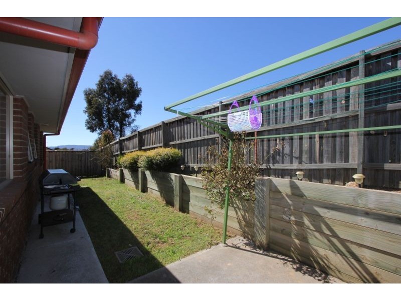 8 Holland Street, Goulburn NSW 2580