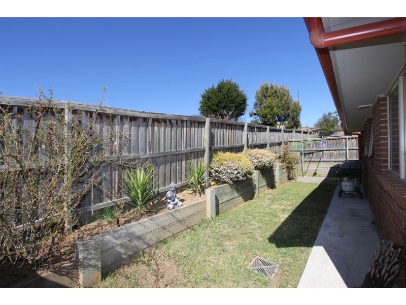 8 Holland Street, Goulburn NSW 2580
