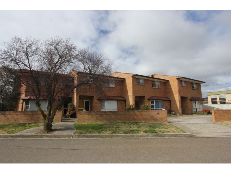 2/72 Lagoon Street, Goulburn NSW 2580