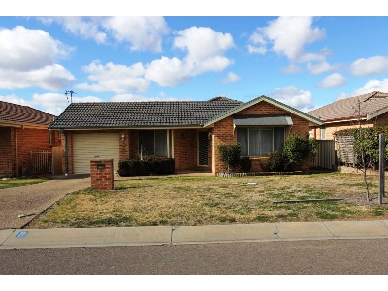 11 Beverley Close, Goulburn NSW 2580