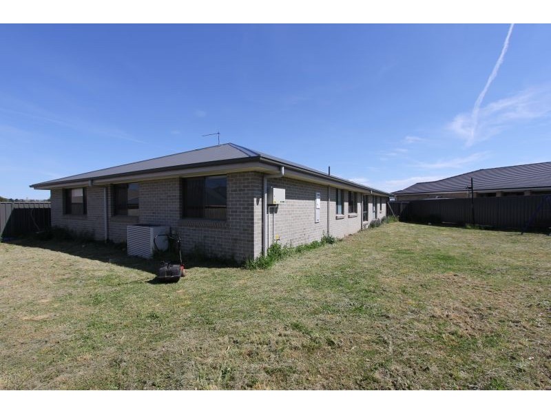 26 Wright Place, Goulburn NSW 2580