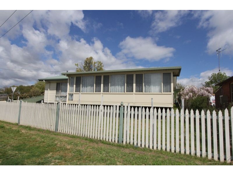 2 Sloane Street, Goulburn NSW 2580