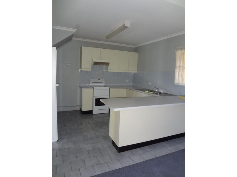 2/72 Lagoon Street, Goulburn NSW 2580