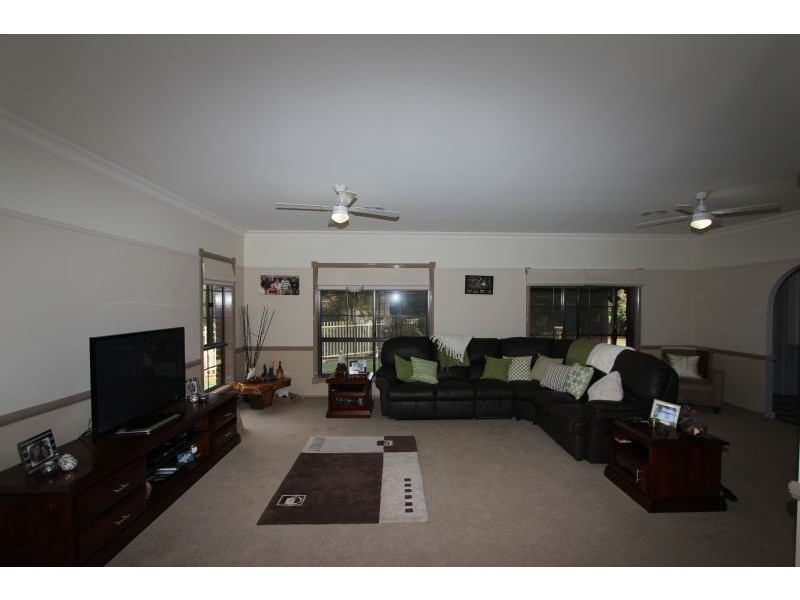 6 James Place, Goulburn NSW 2580