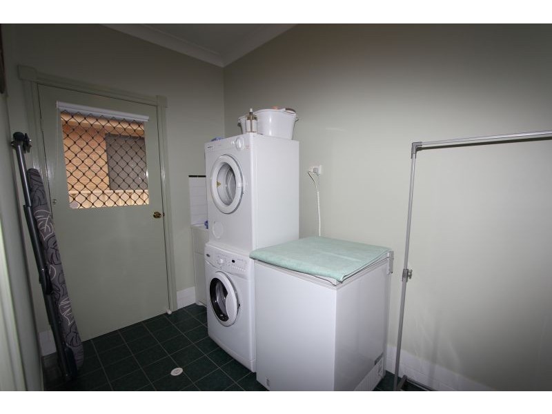 6 James Place, Goulburn NSW 2580