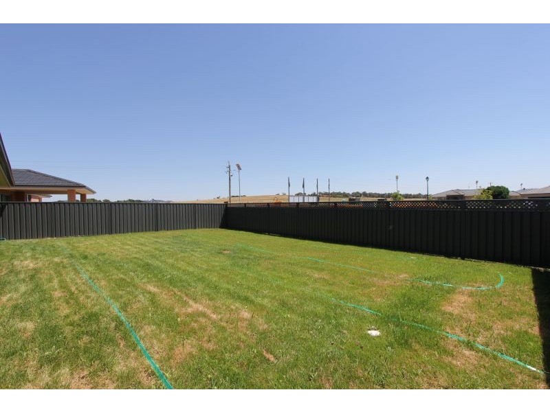 12 Mewburn Drive, Goulburn NSW 2580