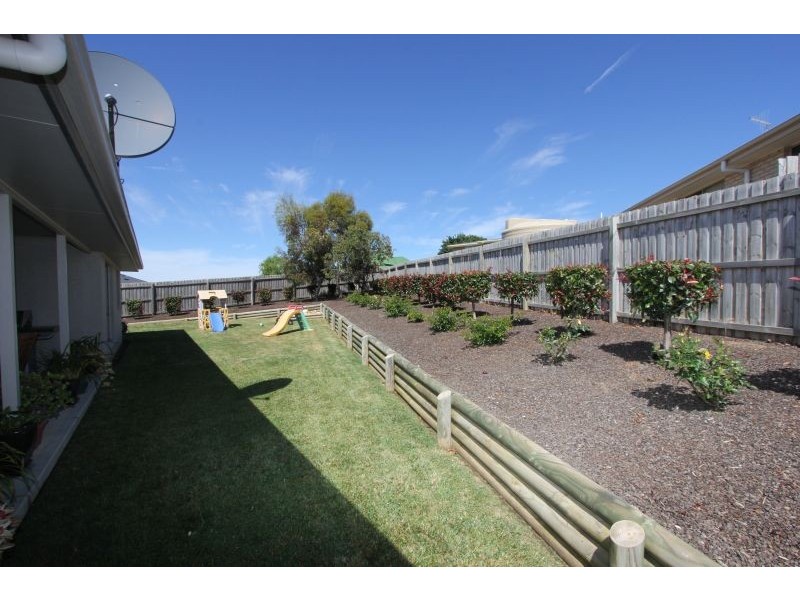 8 Barry Crescent, Goulburn NSW 2580
