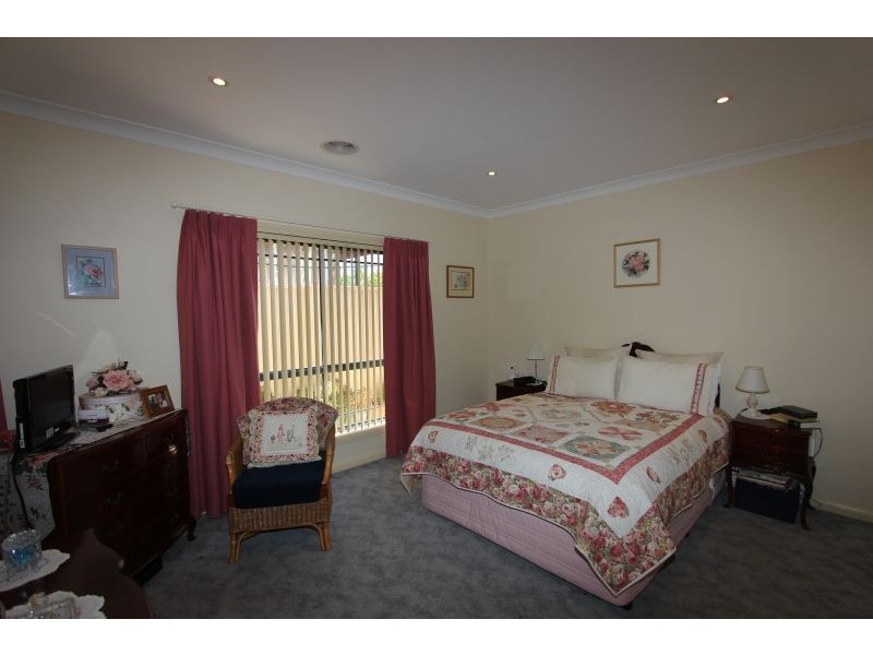 11 Bishop Street, Goulburn NSW 2580