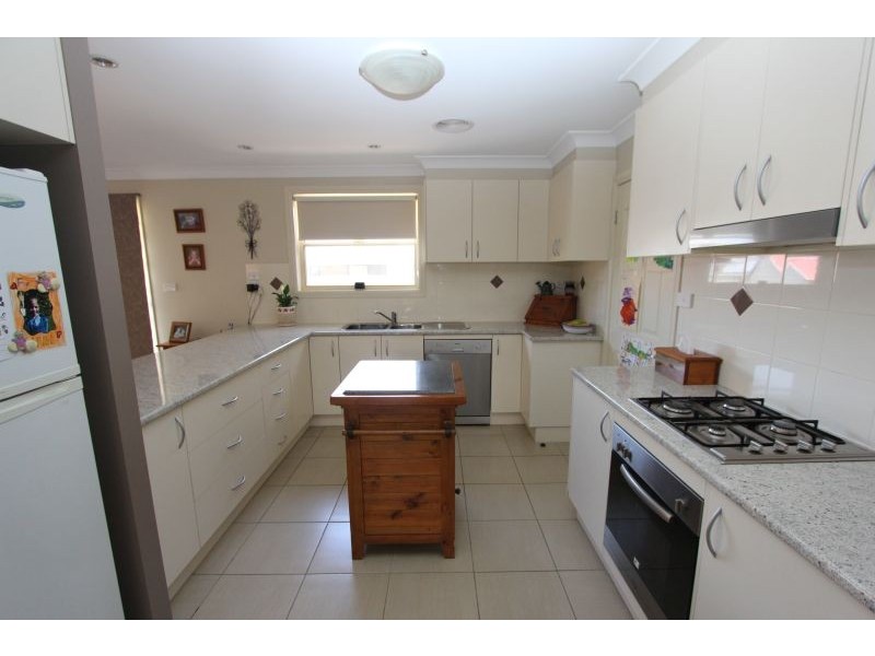 11 St Aubyn Road, Goulburn NSW 2580