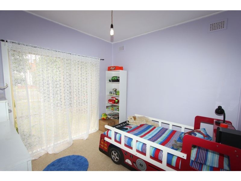 11 Ruby Street, Goulburn NSW 2580
