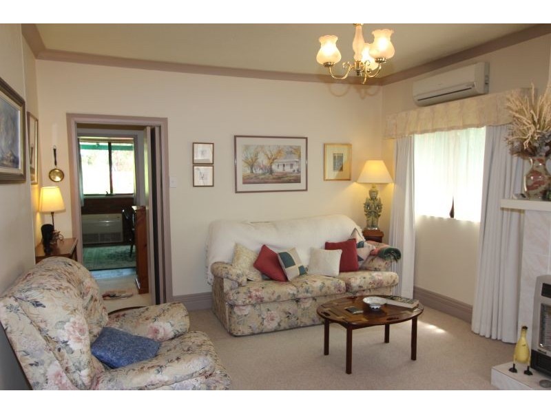 12 Victoria Parade, Goulburn NSW 2580