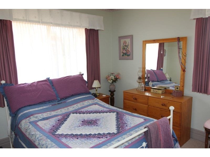 12 Victoria Parade, Goulburn NSW 2580