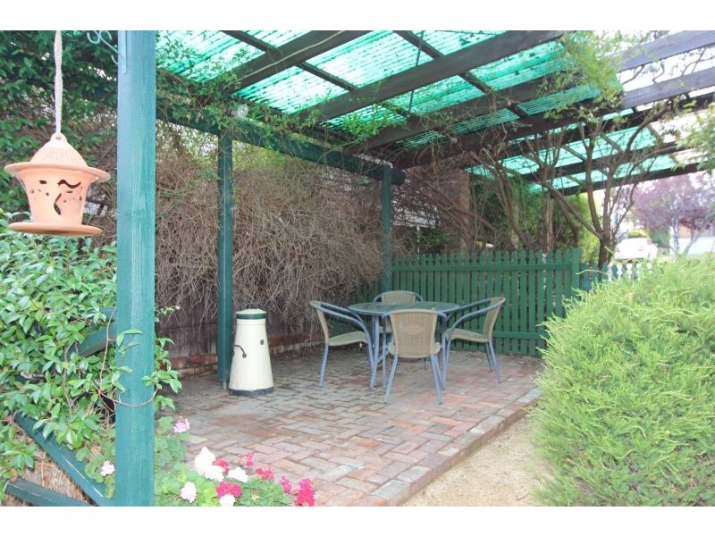 12 Victoria Parade, Goulburn NSW 2580