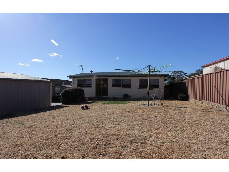5 Leeson Street, Goulburn NSW 2580