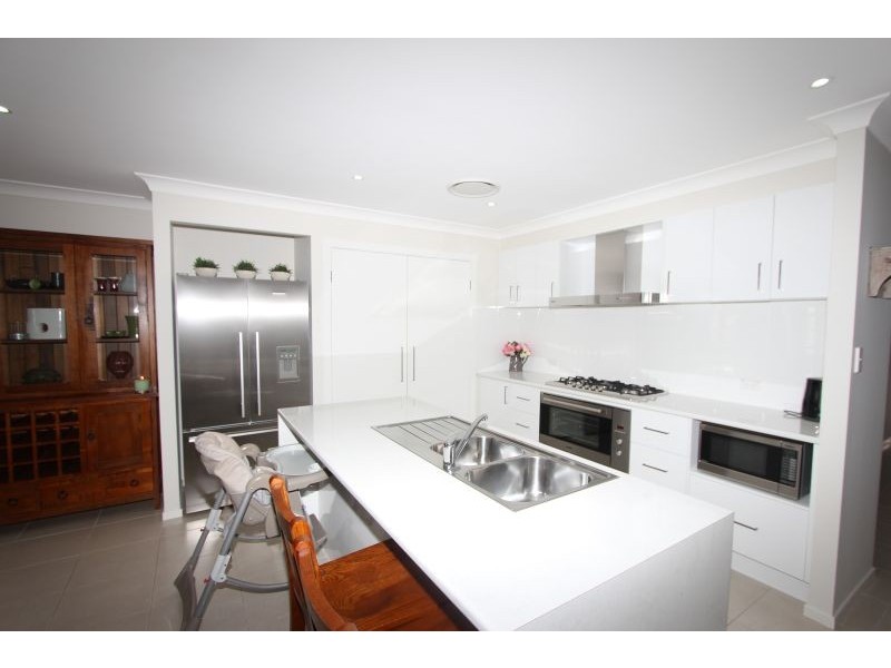 6 Hazelwood Place, Goulburn NSW 2580