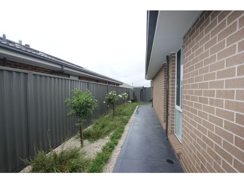 6 Hazelwood Place, Goulburn NSW 2580