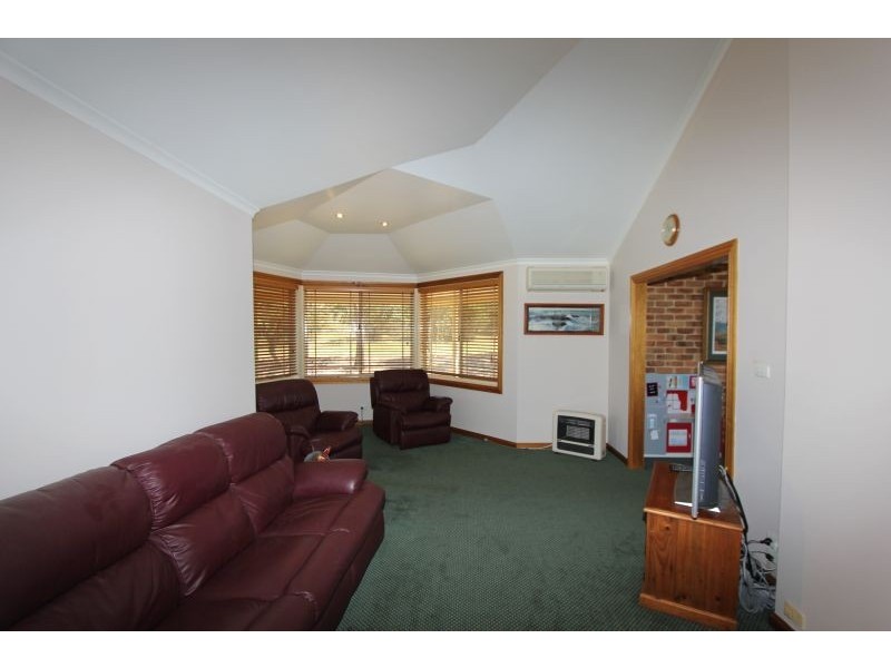 16 Run O Waters Drive, Goulburn NSW 2580