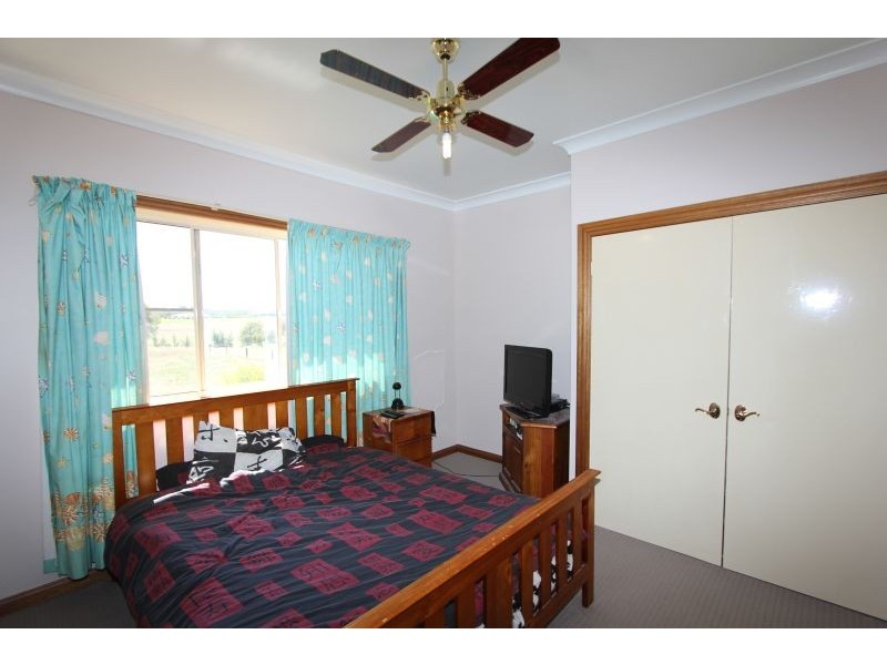 16 Run O Waters Drive, Goulburn NSW 2580