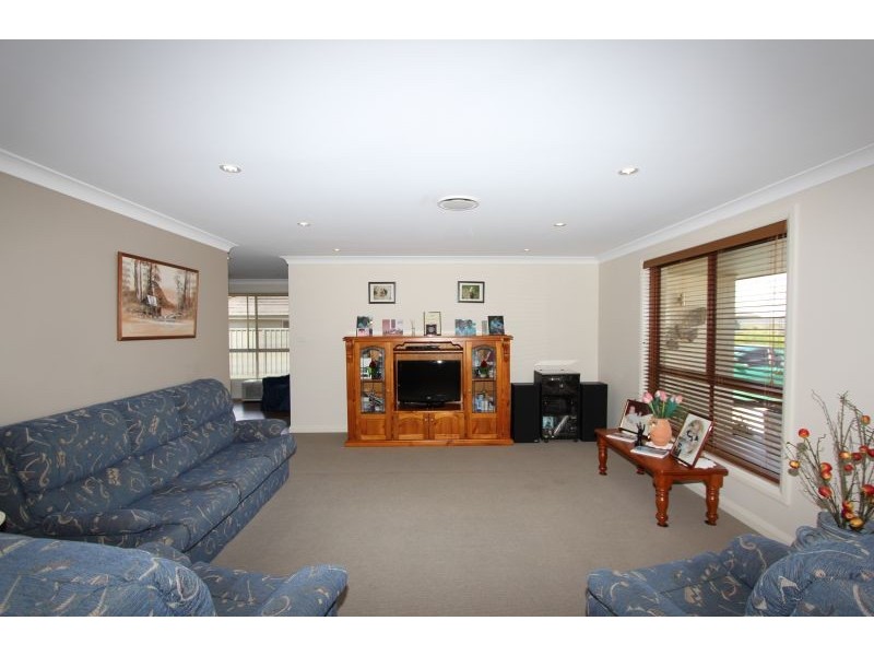 11 Hazelwood Place, Goulburn NSW 2580