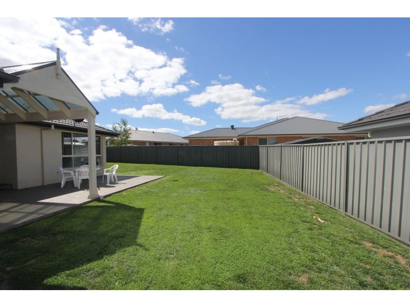 11 Hazelwood Place, Goulburn NSW 2580
