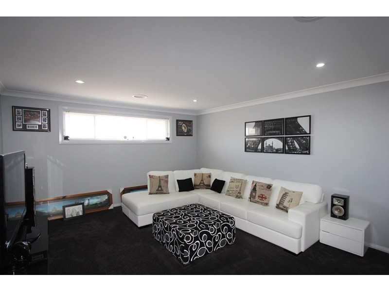 13 Mewburn Drive, Goulburn NSW 2580