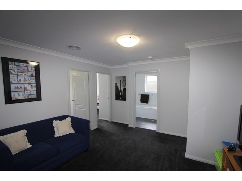 13 Mewburn Drive, Goulburn NSW 2580