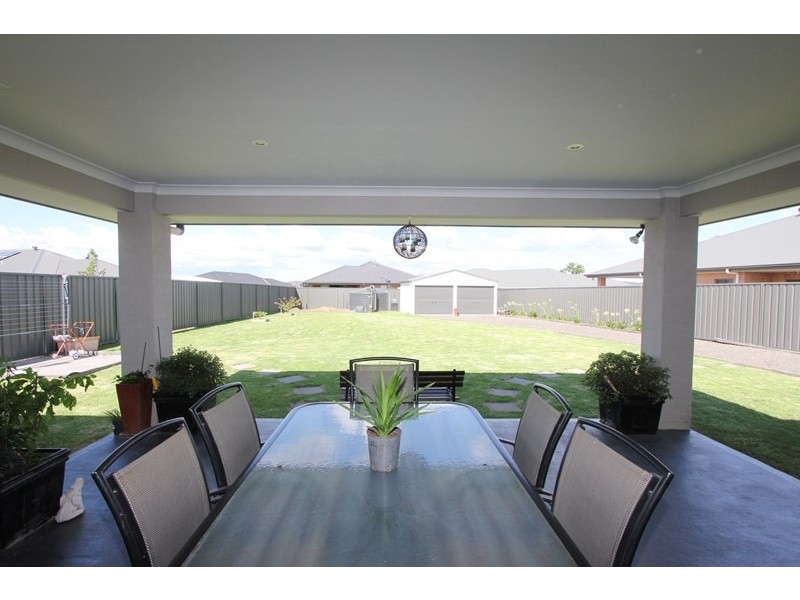 13 Mewburn Drive, Goulburn NSW 2580